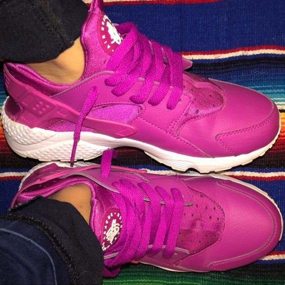 nike huarache fuchsia